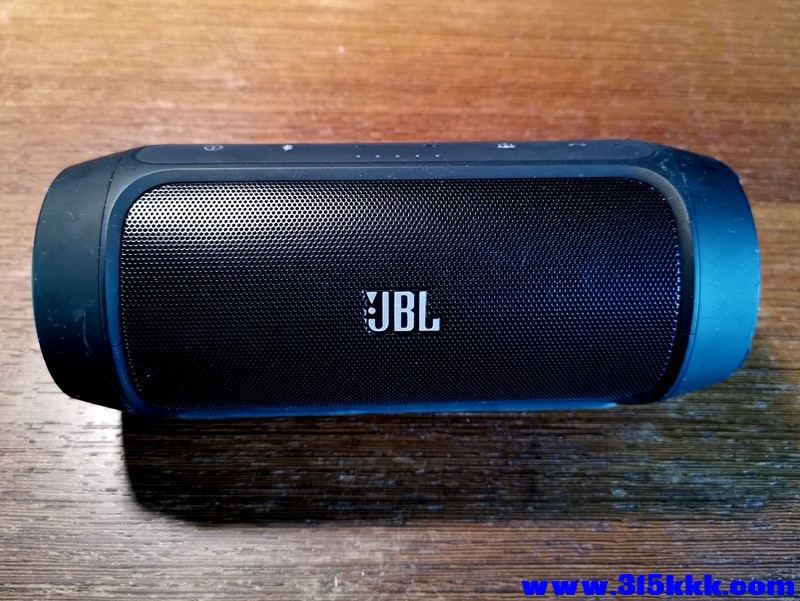 1）主音箱选用带蓝牙的高品质声音JBL扬声器.jpg