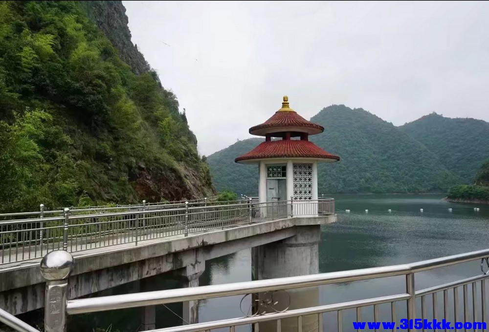 武宁县源口水库观景平台.jpg