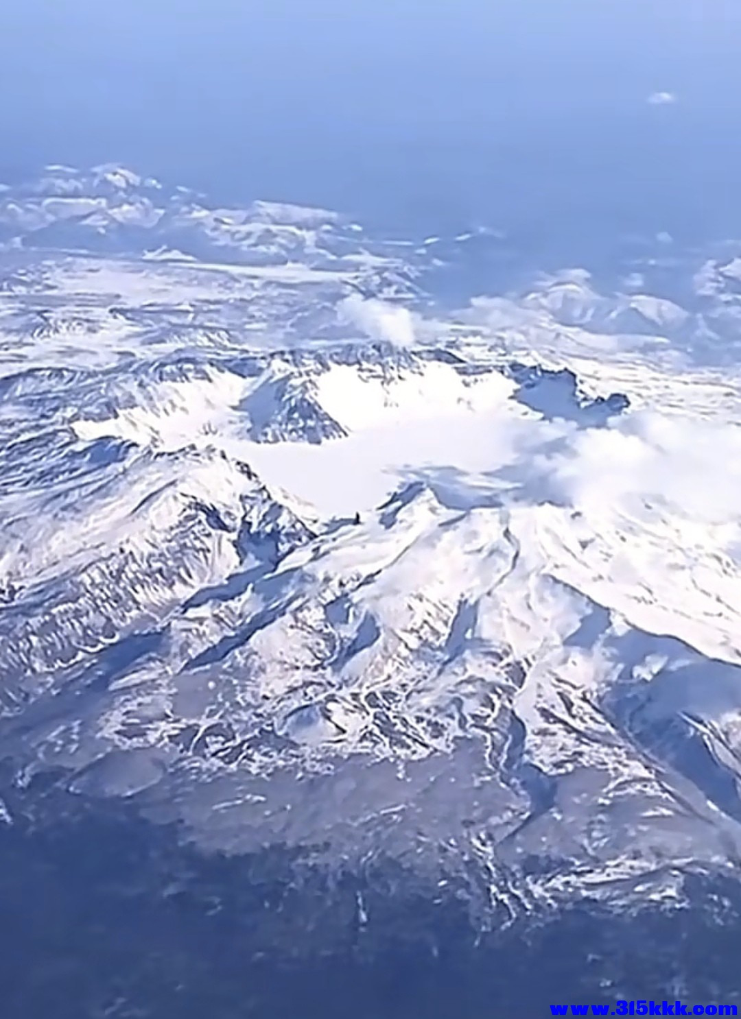 图六：长白山大天池鸟瞰图