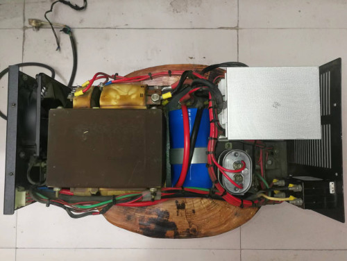 出一台原装进口24伏100A电台电源