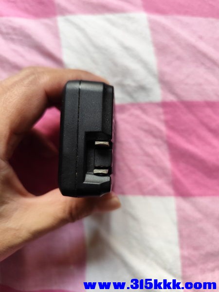 佳能 CB-21A数码相机充电器 03_调整大小.jpg